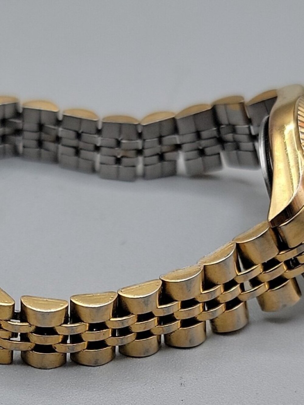 Vintage Helbros Ladies Diamond Accent Quartz Watch Black & Gold Tone 25mm 7" - Picture 6 of 13